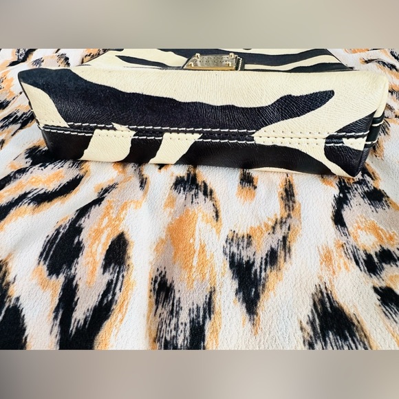 Dooney & Bourke vintage mini leather zebra print bag - Picture 2 of 8